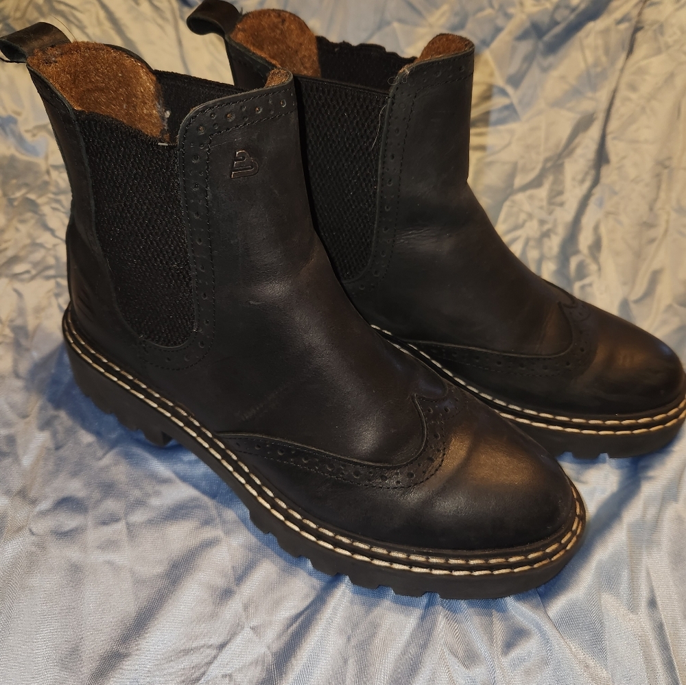 Bull Boxer Black Leather Chelsea Boots with Elastic Panels